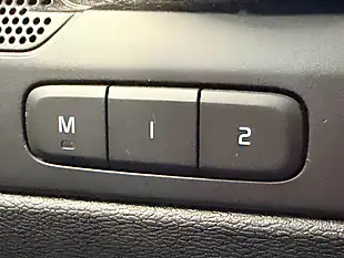 Used 2020 Volvo Xc40 R-Design Pro Bursting Blue - Interior and Exterior details 15