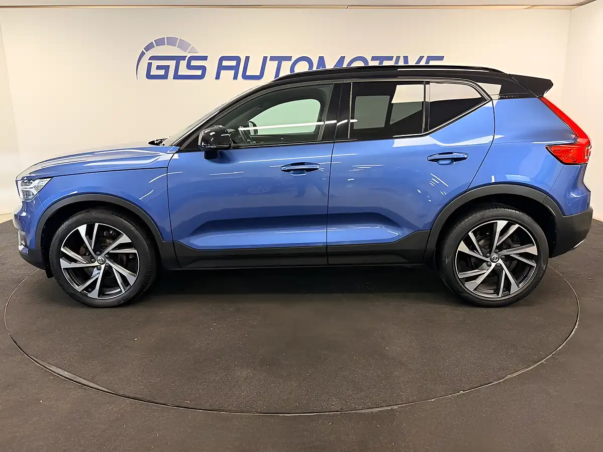 Used 2020 Volvo Xc40 R-Design Pro Bursting Blue - Interior and Exterior details 8