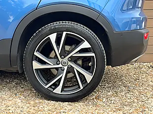 Used 2020 Volvo XC40 R-Design Pro Bursting Blue - Interior and Exterior details 13