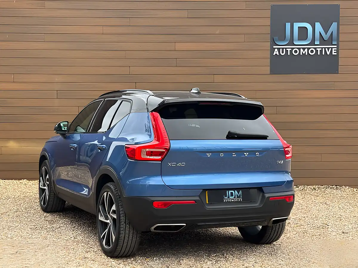 Used 2020 Volvo XC40 R-Design Pro Bursting Blue - Interior and Exterior details 6