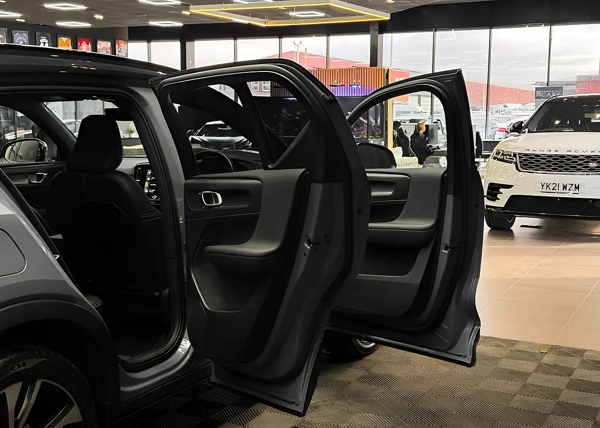 Used 2020 Volvo XC40 R-Design Pro Grey - Interior and Exterior details 19