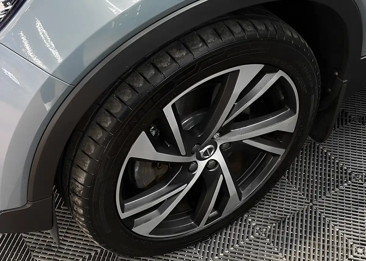 Used 2020 Volvo XC40 R-Design Pro Grey - Interior and Exterior details 20