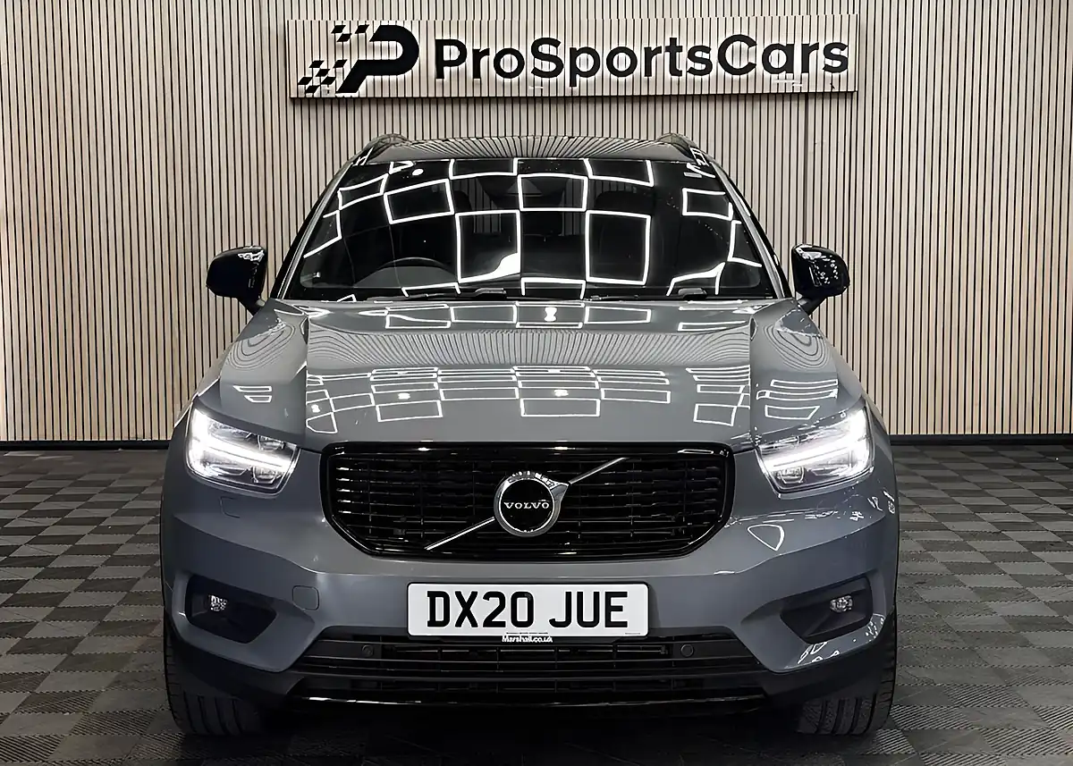 Used 2020 Volvo XC40 R-Design Pro Grey - Interior and Exterior details 3