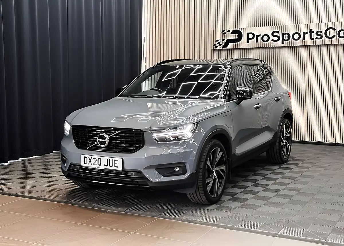 Used 2020 Volvo XC40 R-Design Pro Grey - Interior and Exterior details 4
