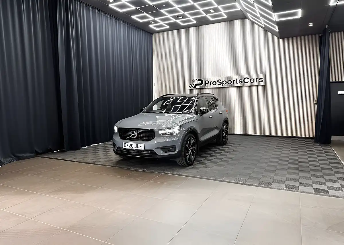 Used 2020 Volvo XC40 R-Design Pro Grey - Interior and Exterior details 5