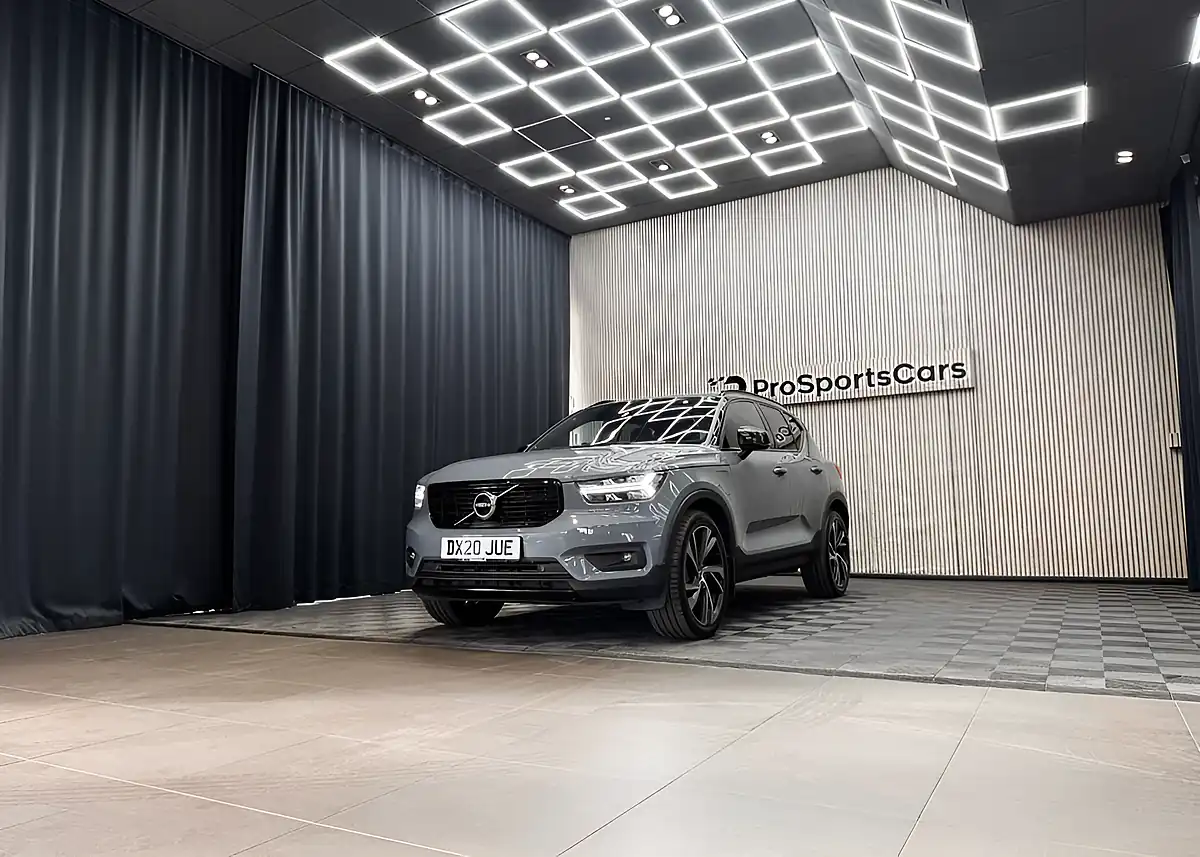 Used 2020 Volvo XC40 R-Design Pro Grey - Interior and Exterior details 7