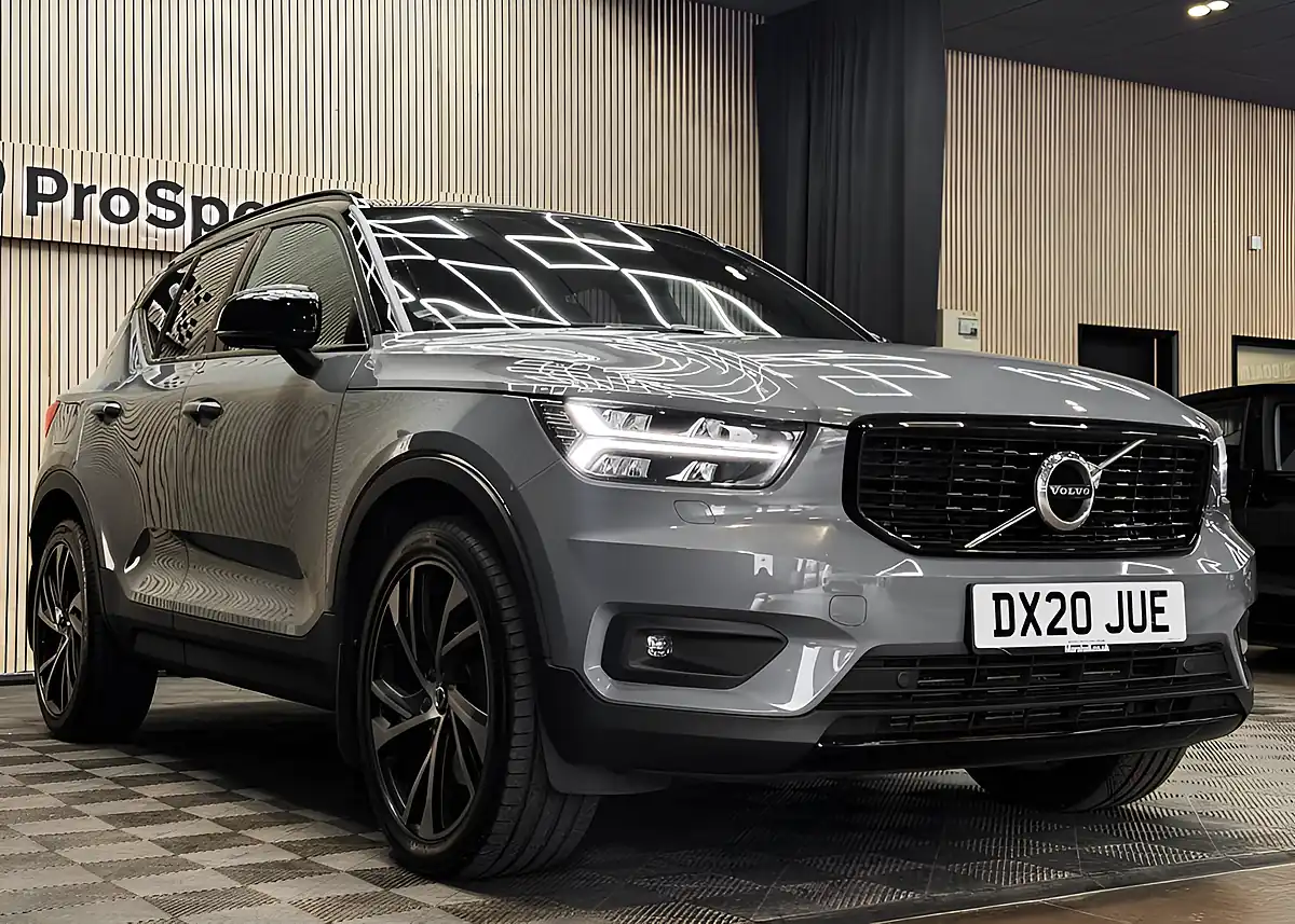 Used 2020 Volvo XC40 R-Design Pro Grey - Interior and Exterior details 9