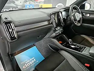 Used 2020 Volvo XC40 R-Design Pro Silver - Interior and Exterior details 14