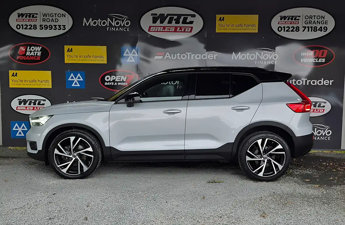 Used 2020 Volvo XC40 R-Design Pro Silver - Interior and Exterior details 2