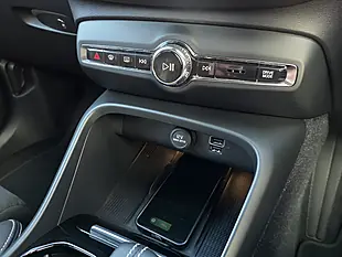 Used 2020 Volvo XC40 R-Design Pro White - Interior and Exterior details 14