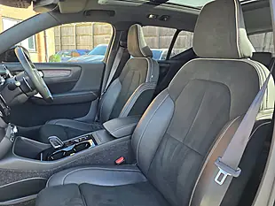 Used 2020 Volvo XC40 R-Design Pro White - Interior and Exterior details 16