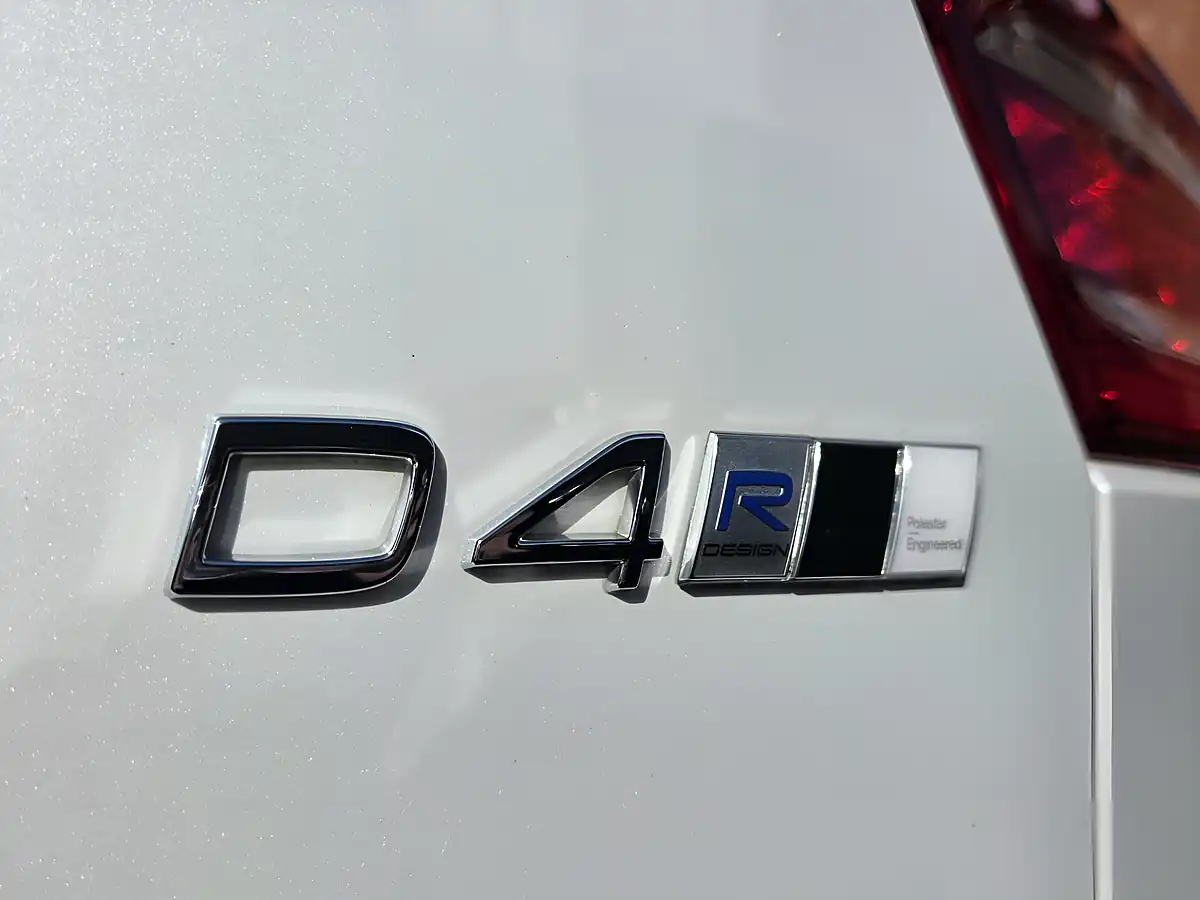 Used 2020 Volvo XC40 R-Design Pro White - Interior and Exterior details 20