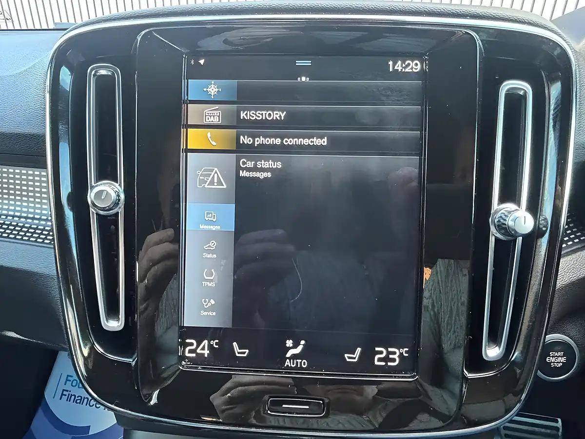 Used 2020 Volvo XC40 R-Design Silver - Interior and Exterior details 17
