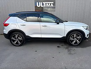 Used 2020 Volvo XC40 R-Design Silver - Interior and Exterior details 4