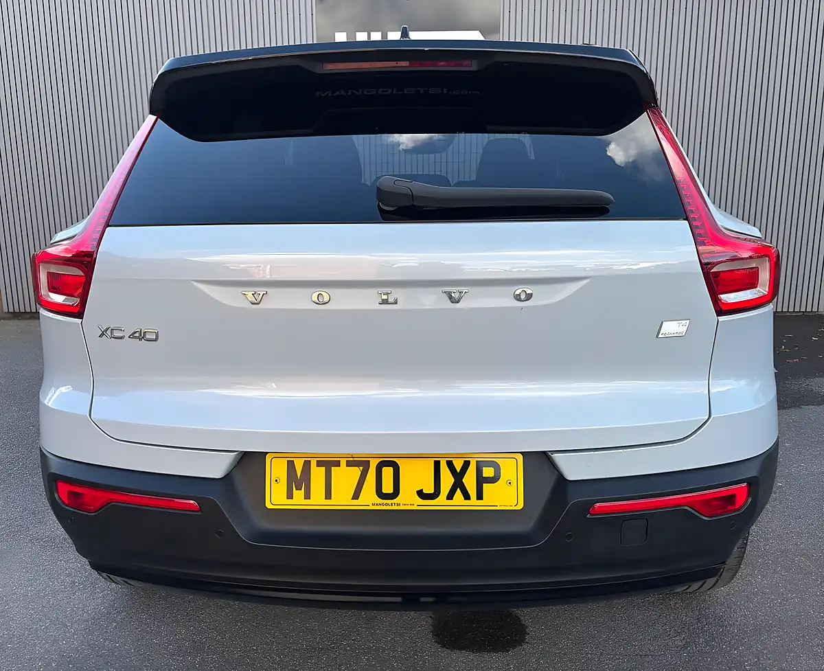 Used 2020 Volvo XC40 R-Design Silver - Interior and Exterior details 6