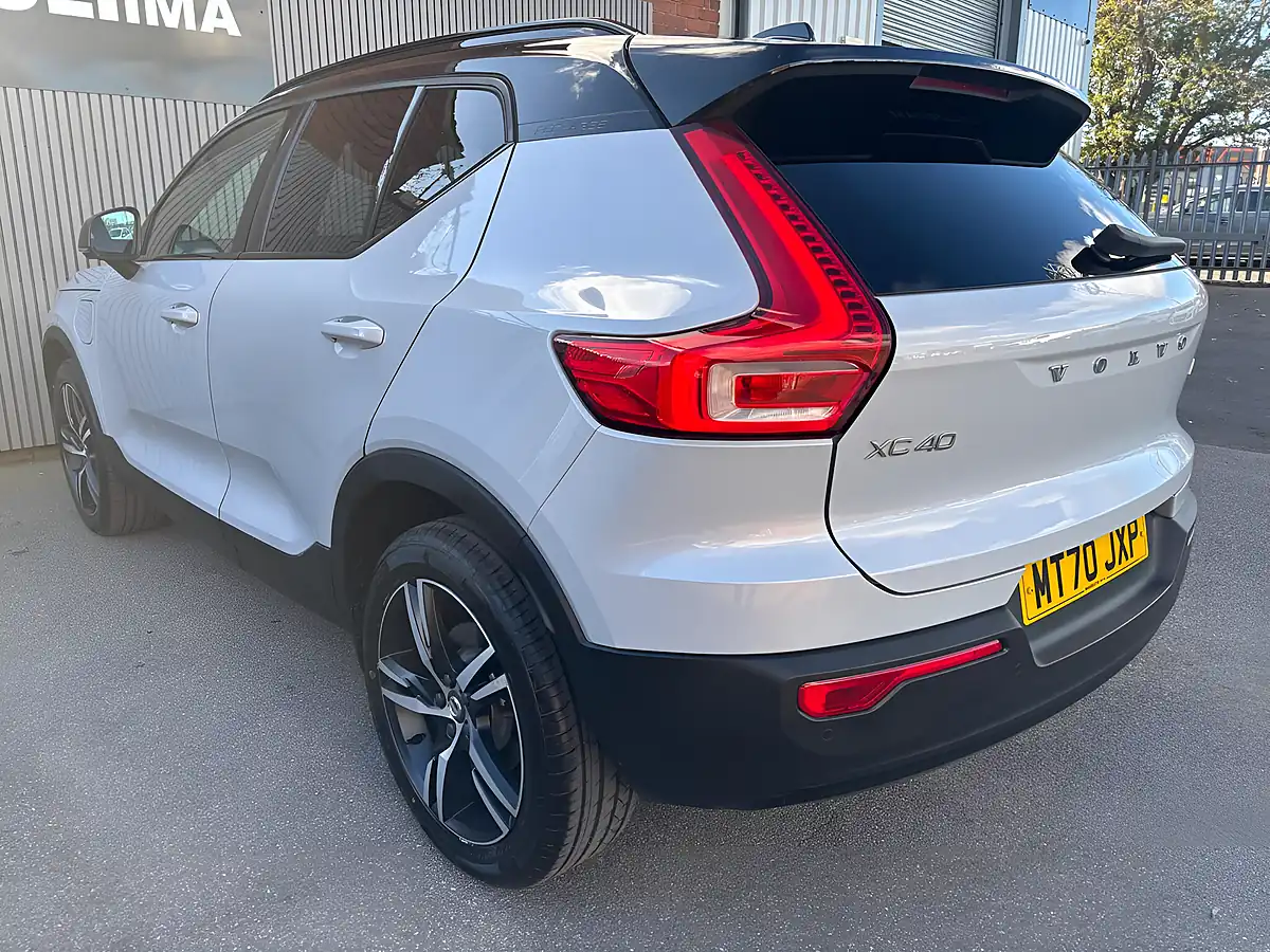 Used 2020 Volvo XC40 R-Design Silver - Interior and Exterior details 7