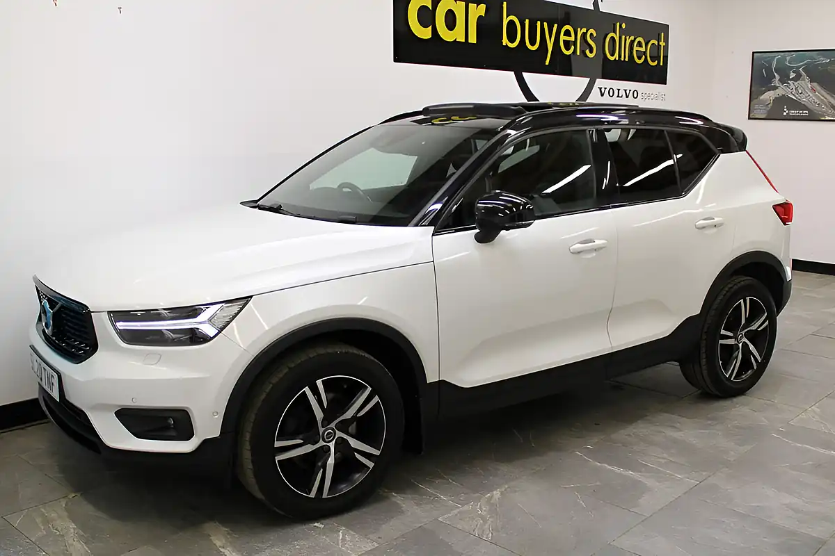 Used 2020 Volvo XC40 R-Design White - Interior and Exterior details 12