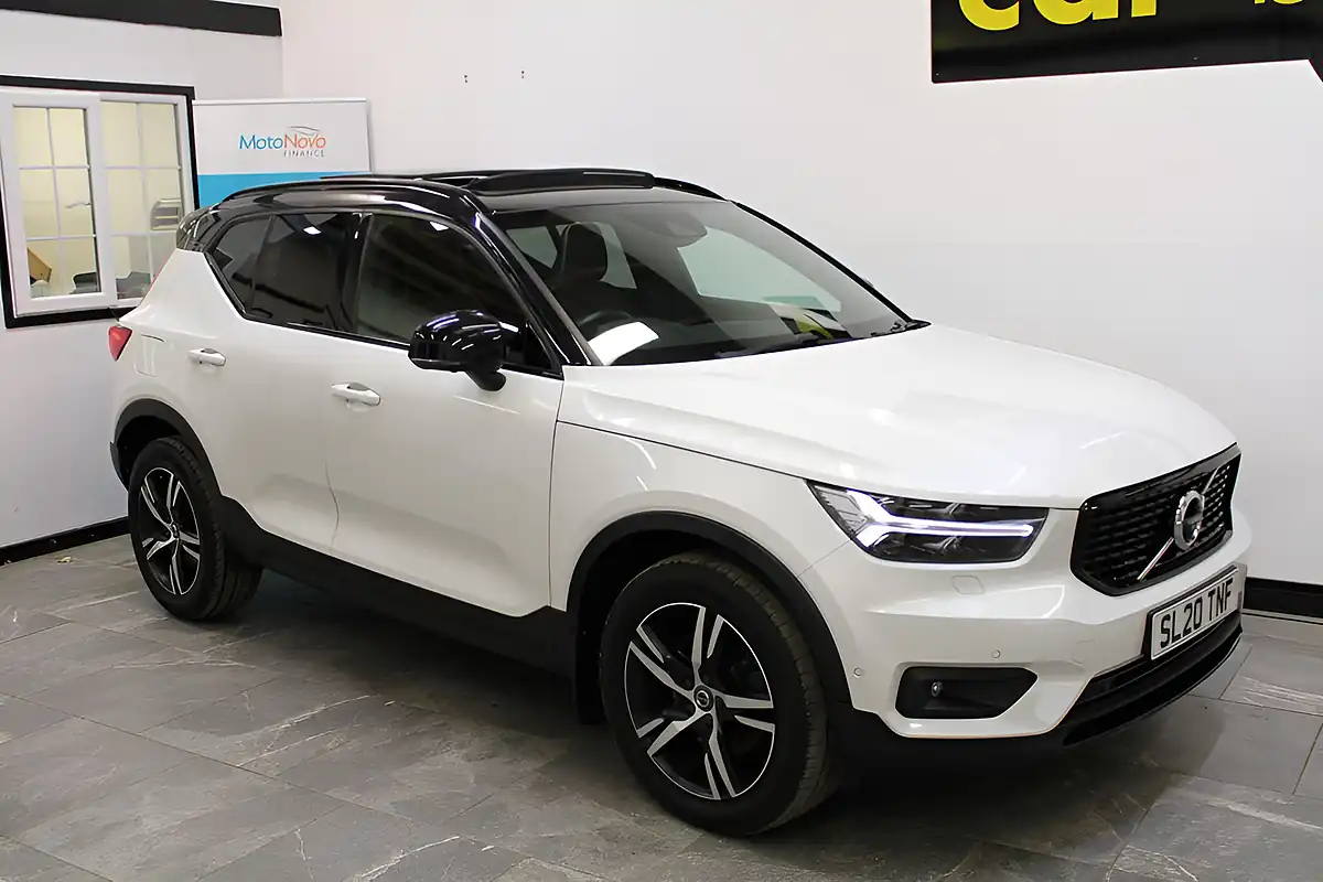 Used 2020 Volvo XC40 R-Design White - Interior and Exterior details 5