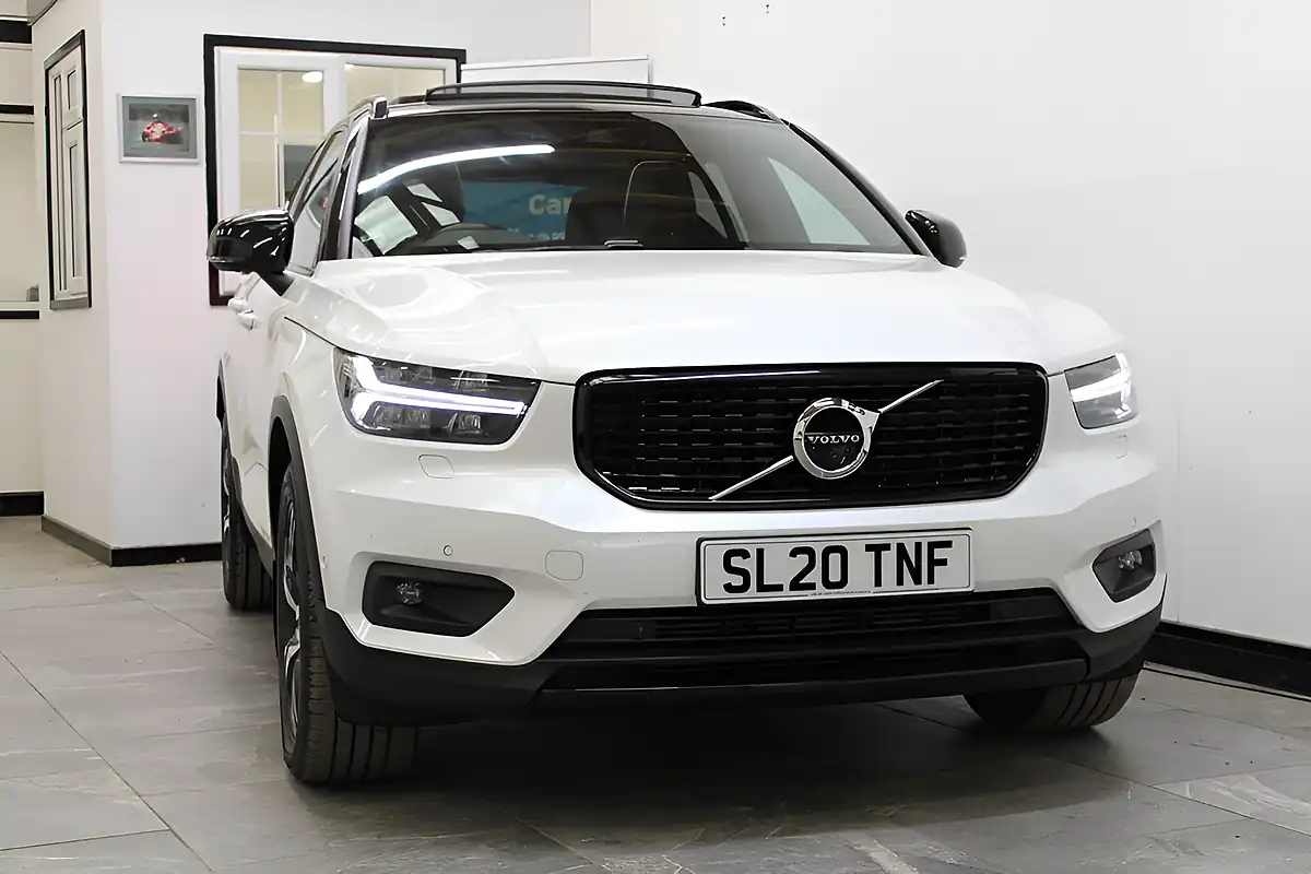 Used 2020 Volvo XC40 R-Design White - Interior and Exterior details 7
