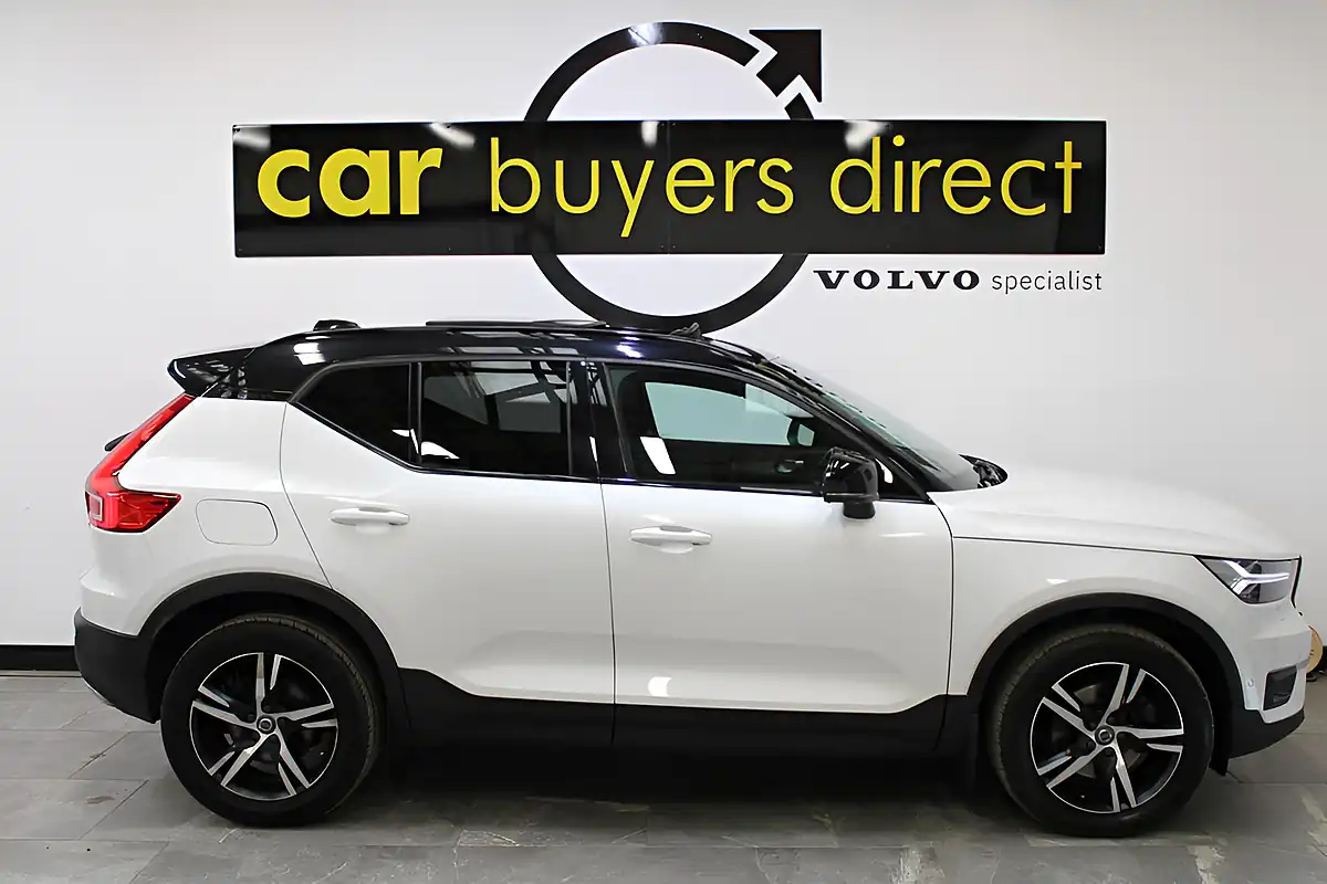 Used 2020 Volvo XC40 R-Design White - Interior and Exterior details 8