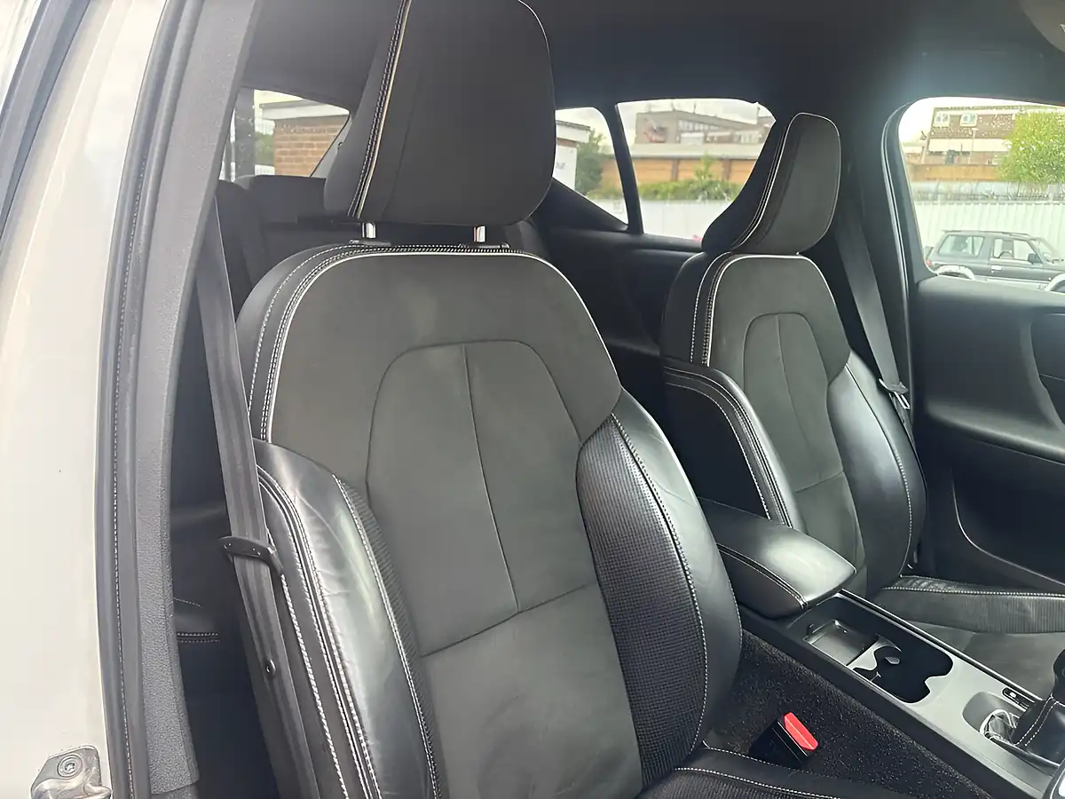 Used 2020 Volvo XC40 R-Design White - Interior and Exterior details 11