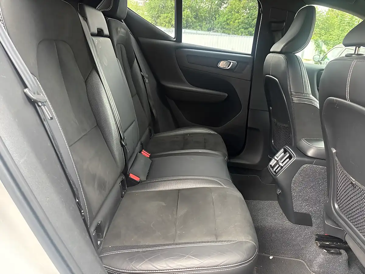 Used 2020 Volvo XC40 R-Design White - Interior and Exterior details 12