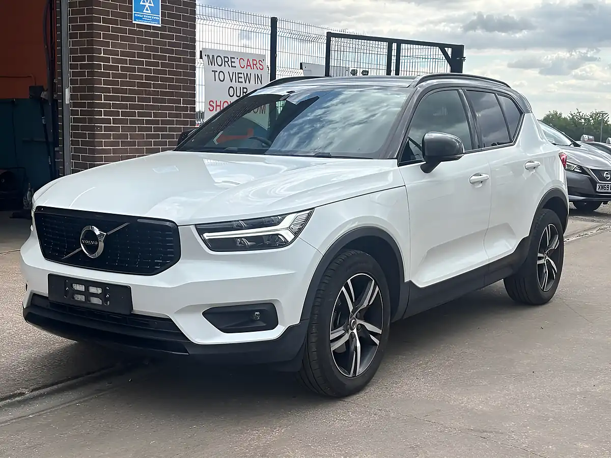 Used 2020 Volvo XC40 R-Design White - Interior and Exterior details 3