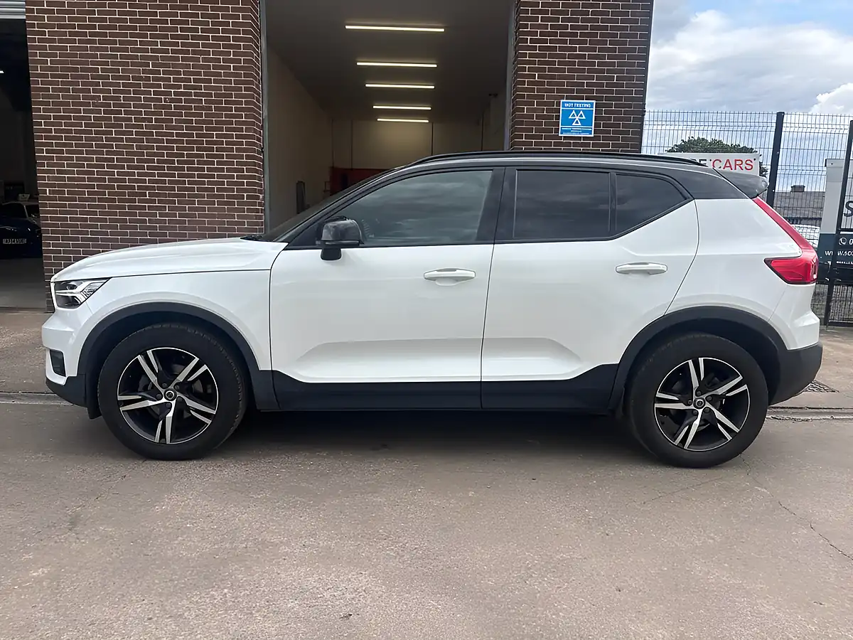 Used 2020 Volvo XC40 R-Design White - Interior and Exterior details 4