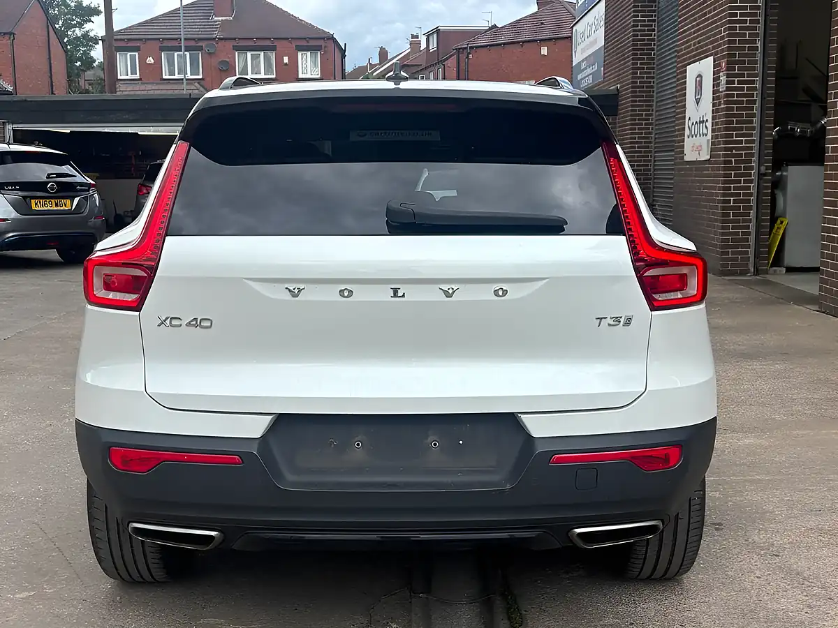 Used 2020 Volvo XC40 R-Design White - Interior and Exterior details 6