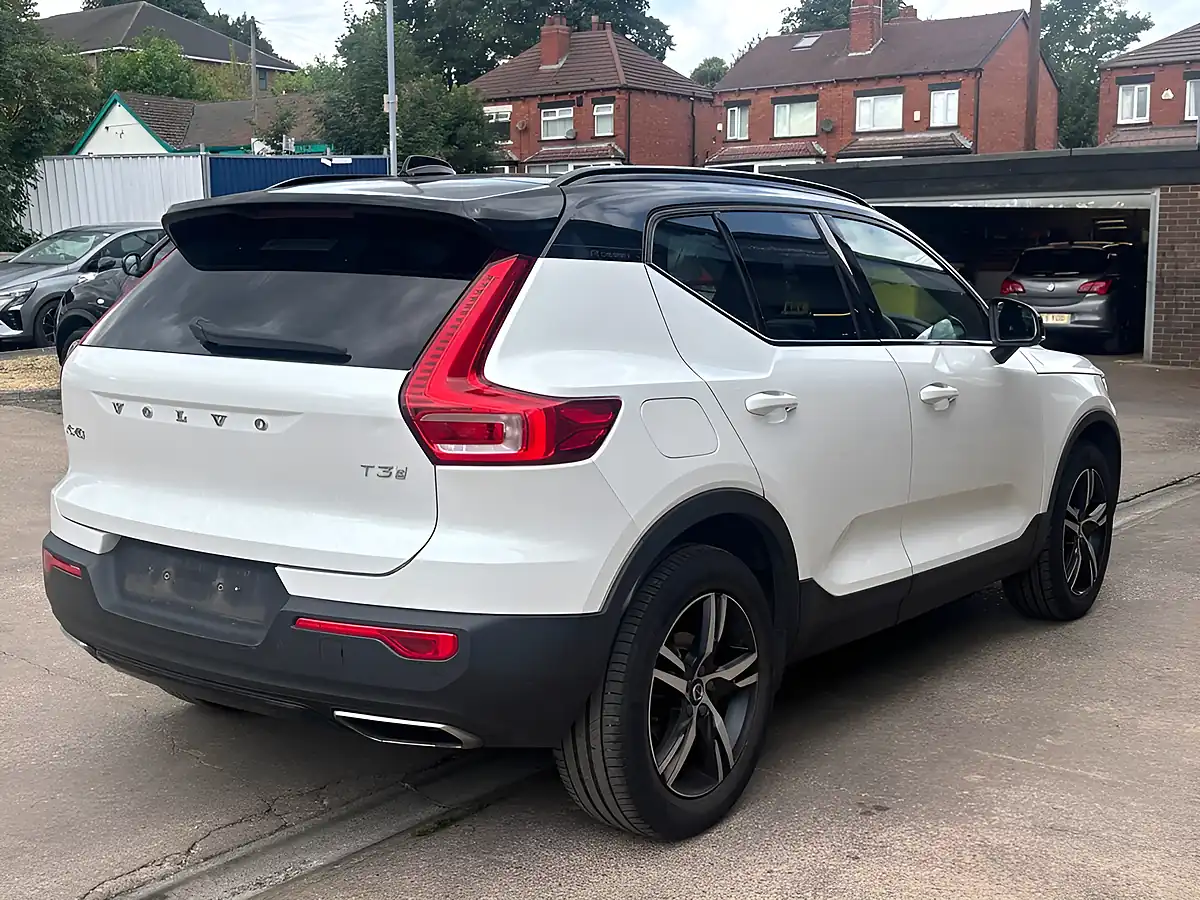 Used 2020 Volvo XC40 R-Design White - Interior and Exterior details 7
