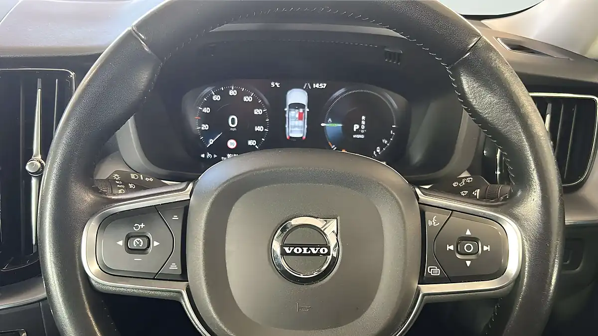 Used 2020 Volvo XC60 Inscription Expression Gold - Interior and Exterior details 16