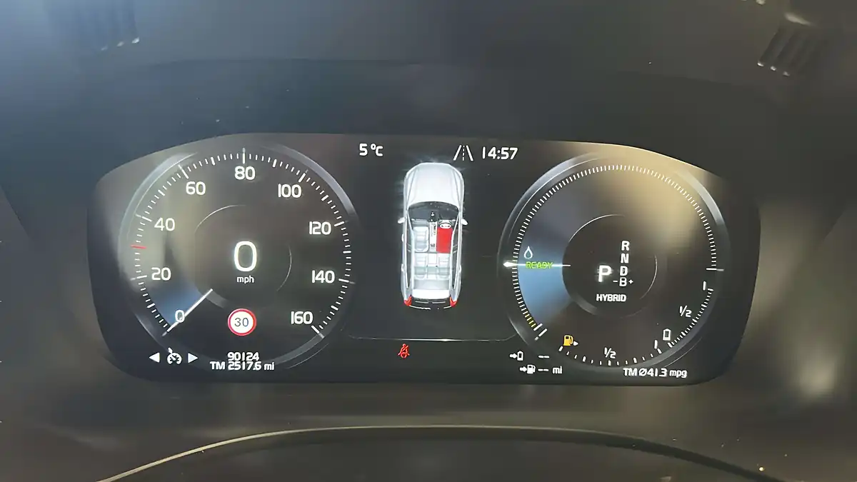 Used 2020 Volvo XC60 Inscription Expression Gold - Interior and Exterior details 17