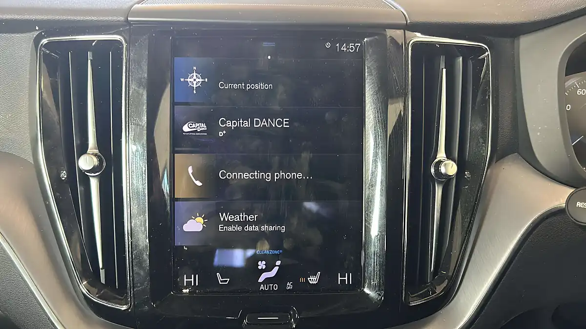 Used 2020 Volvo XC60 Inscription Expression Gold - Interior and Exterior details 18