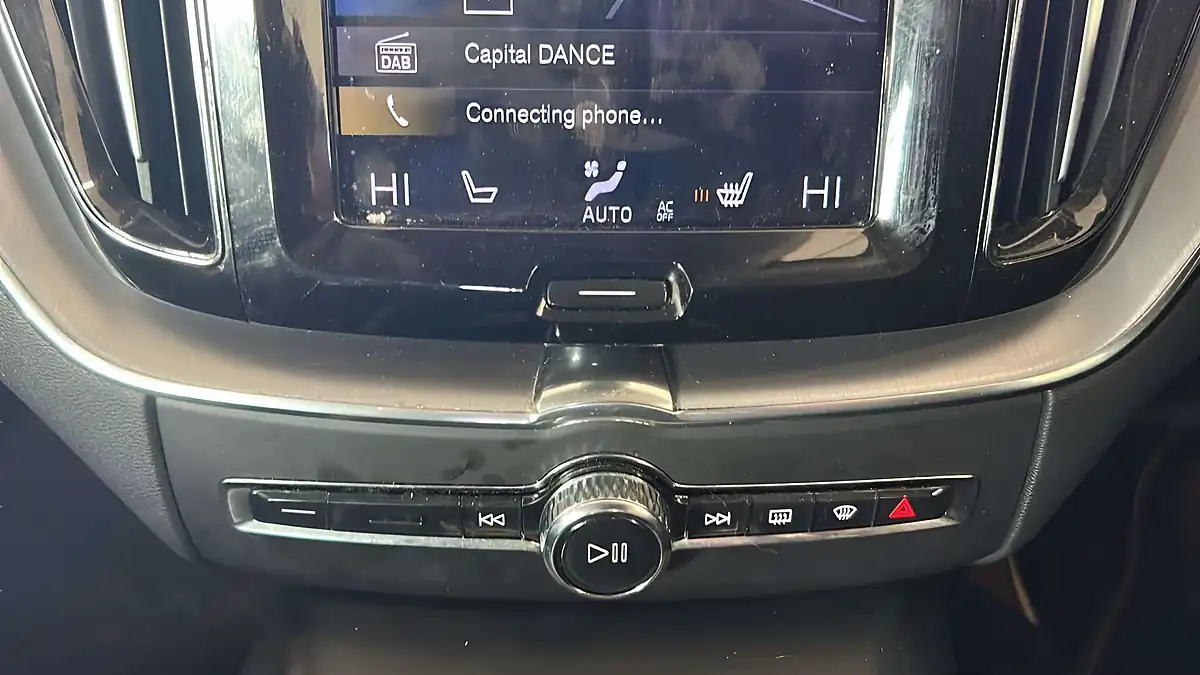 Used 2020 Volvo XC60 Inscription Expression Gold - Interior and Exterior details 19