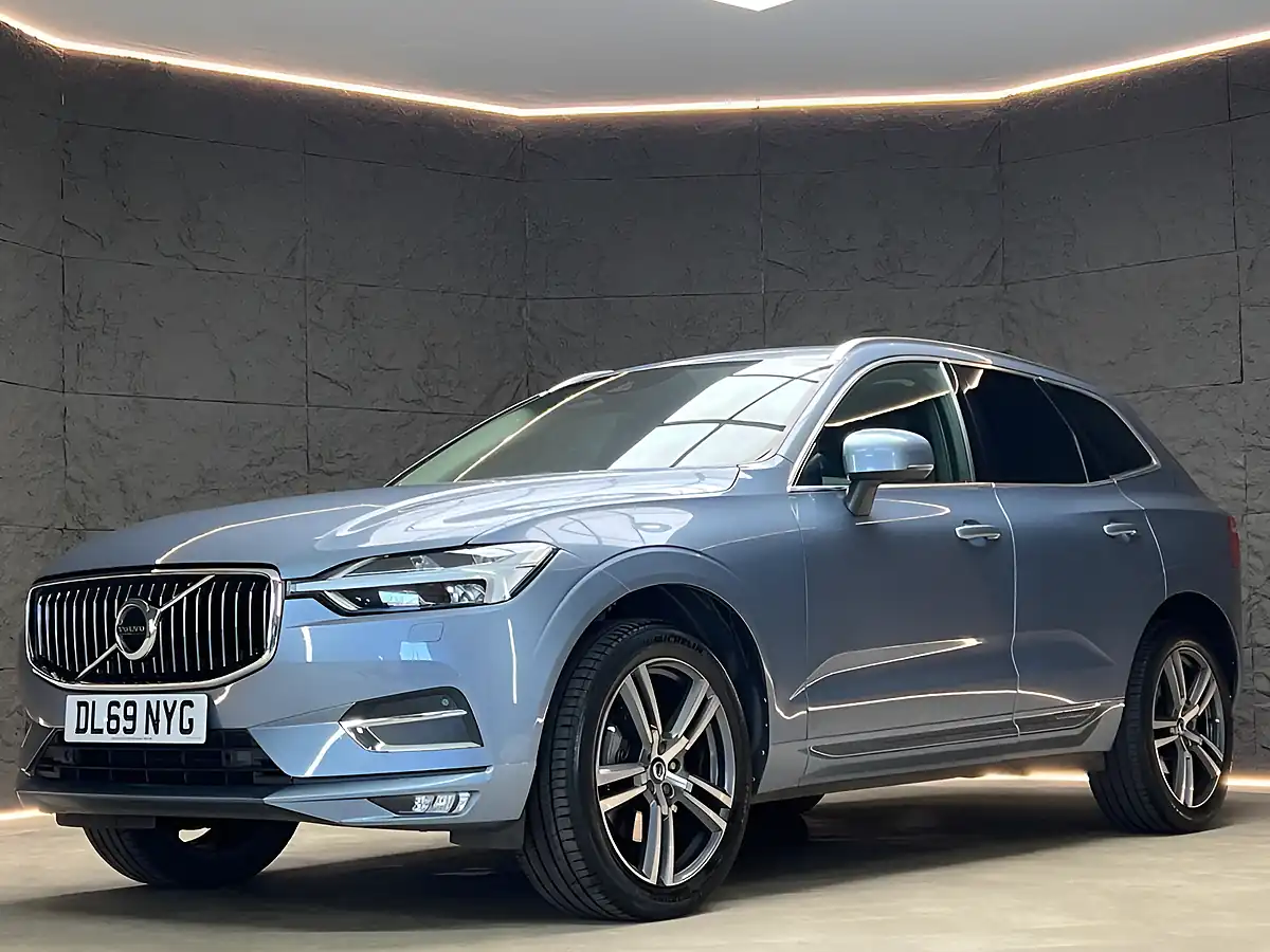 Used 2020 Volvo XC60 Inscription Mussel Blue - Front View