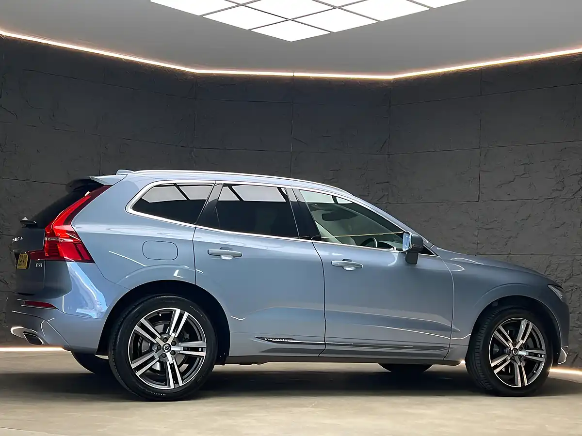 Used 2020 Volvo XC60 Inscription Mussel Blue - Interior and Exterior details 12