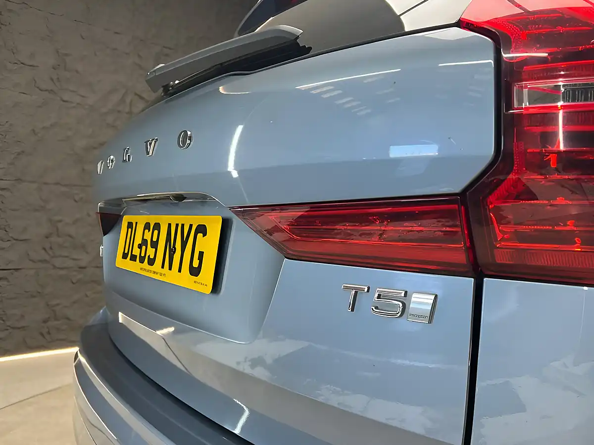Used 2020 Volvo XC60 Inscription Mussel Blue - Interior and Exterior details 18