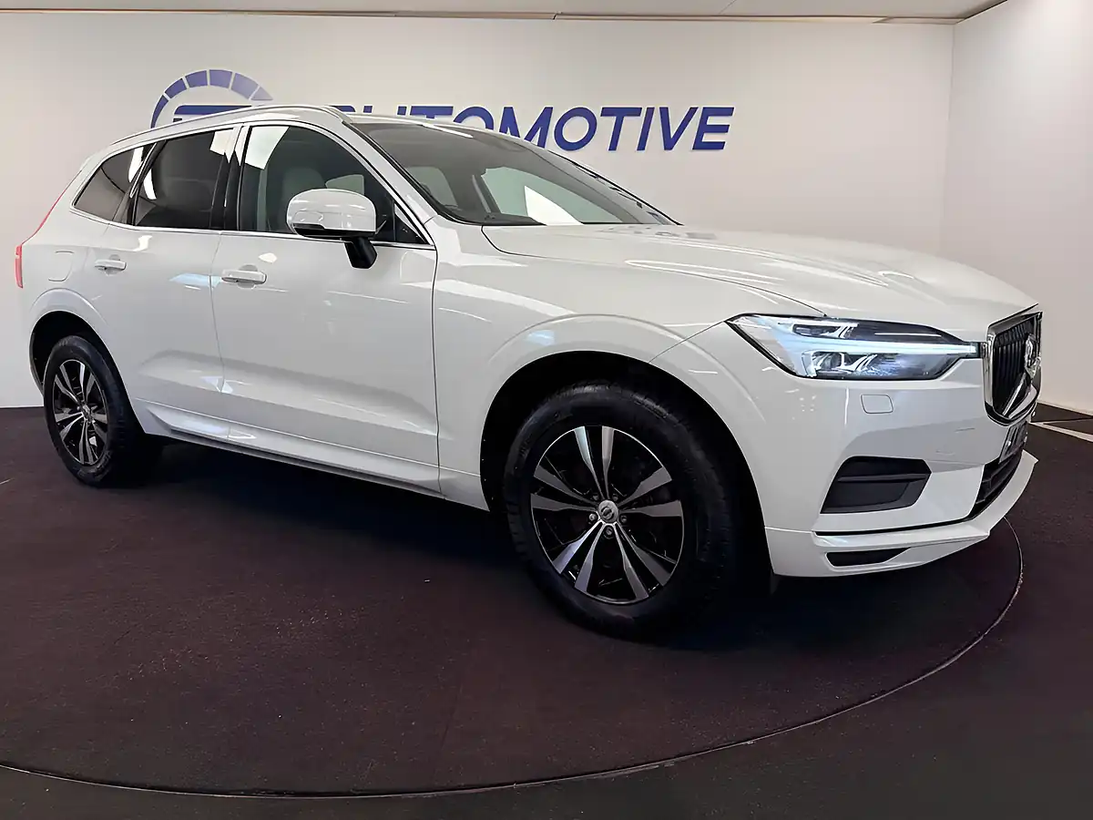 Used 2020 Volvo XC60 Momentum Crystal White - Interior and Exterior details 15