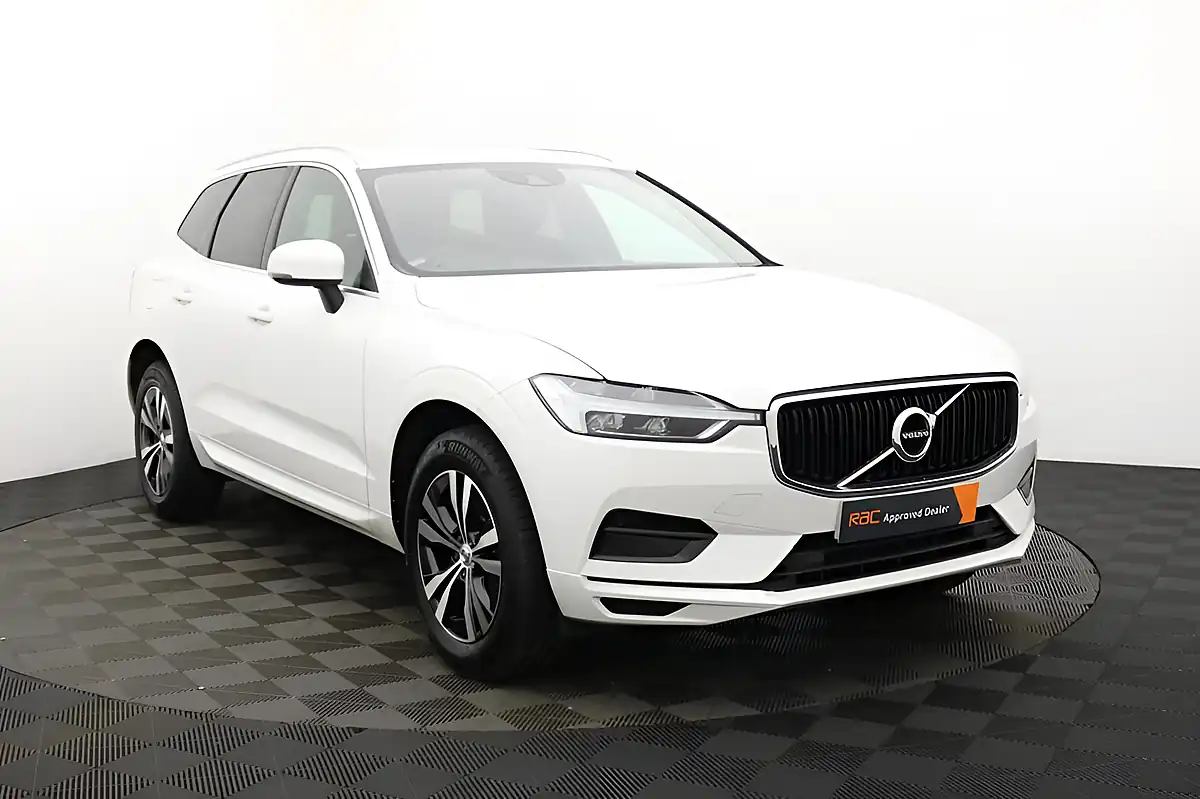 Used 2020 Volvo XC60 Momentum Ice White - Interior and Exterior details 10