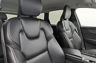 Used 2020 Volvo XC60 Momentum Ice White - Interior and Exterior details 14