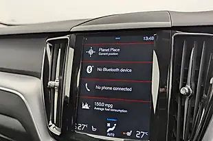 Used 2020 Volvo XC60 Momentum Ice White - Interior and Exterior details 17