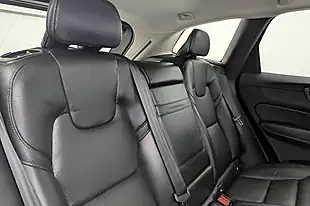 Used 2020 Volvo XC60 Momentum Ice White - Interior and Exterior details 18