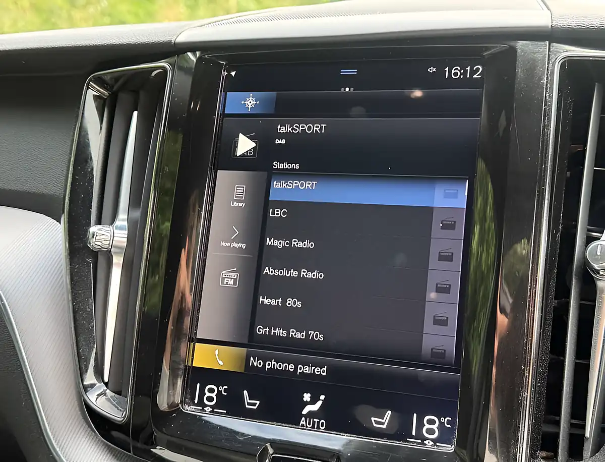 Used 2020 Volvo XC60 R-Design Osmium Grey - Interior and Exterior details 15
