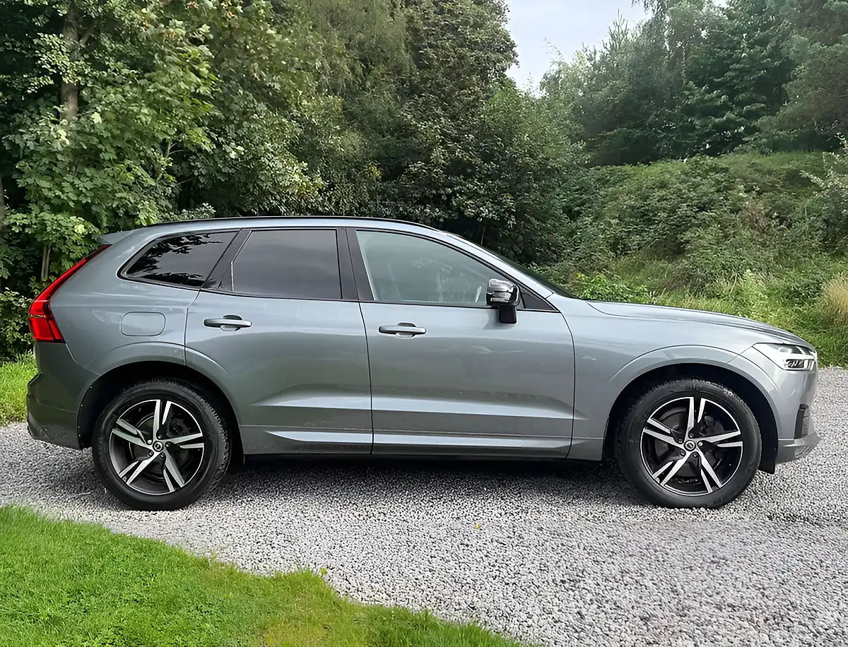 Used 2020 Volvo XC60 R-Design Osmium Grey - Interior and Exterior details 2