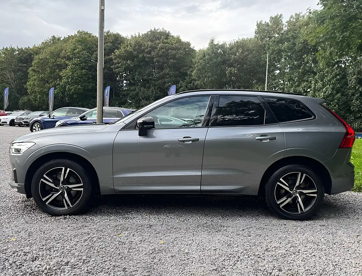 Used 2020 Volvo XC60 R-Design Osmium Grey - Interior and Exterior details 6