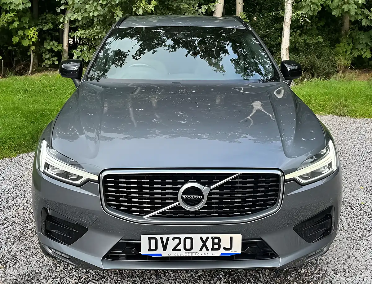 Used 2020 Volvo XC60 R-Design Osmium Grey - Interior and Exterior details 8