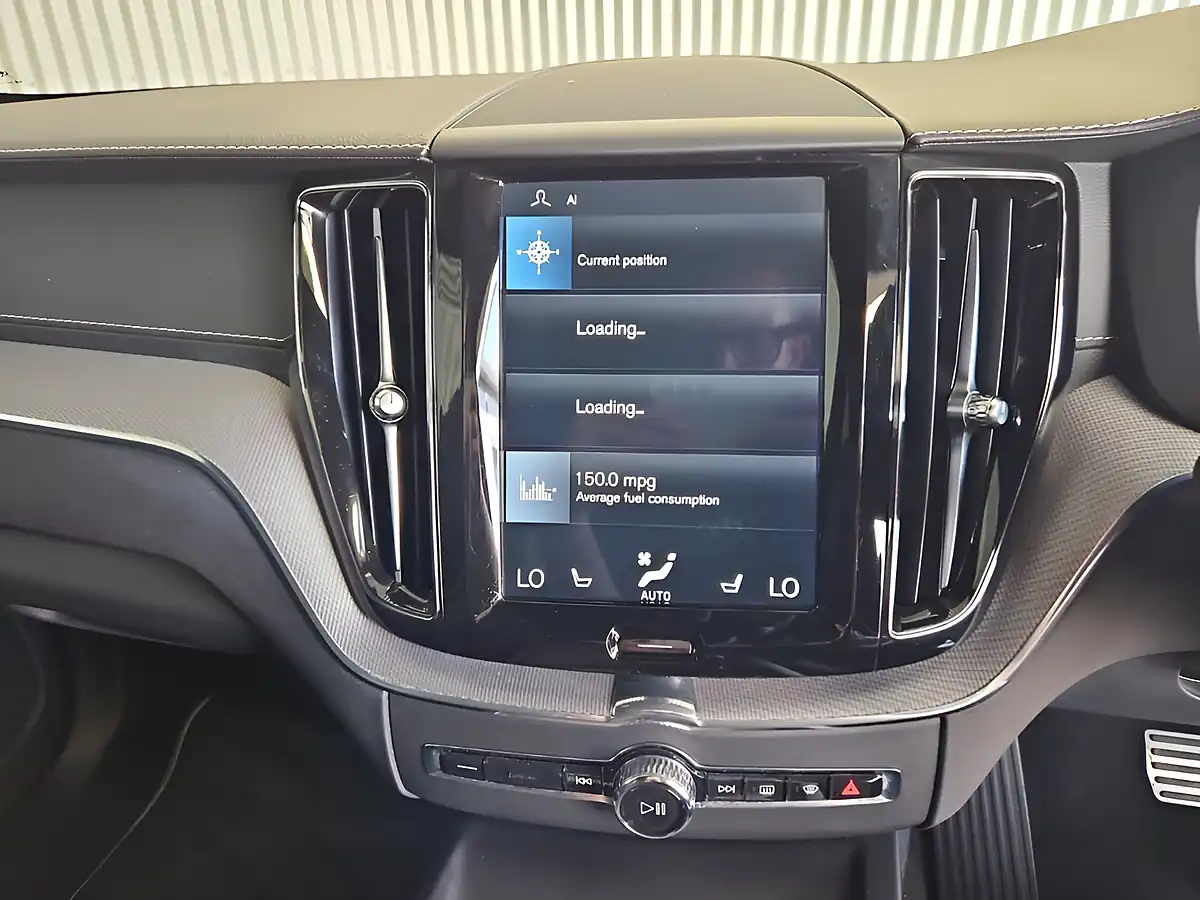 Used 2020 Volvo XC60 R-Design Pro Onyx Black - Interior and Exterior details 16