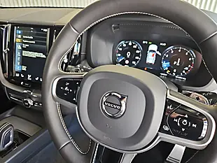 Used 2020 Volvo XC60 R-Design Pro Onyx Black - Interior and Exterior details 17