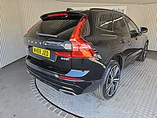 Used 2020 Volvo XC60 R-Design Pro Onyx Black - Interior and Exterior details 7