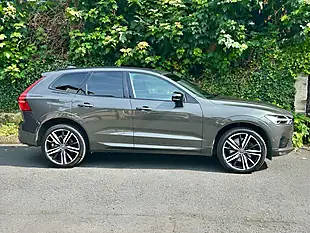 Used 2020 Volvo XC60 R-Design Pro Pine Grey - Interior and Exterior details 2